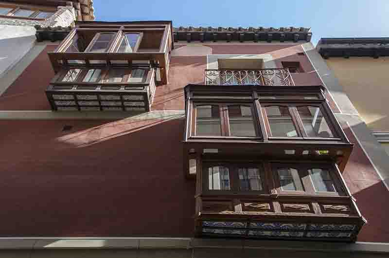 Toledo 103 - casa - balcones.jpg